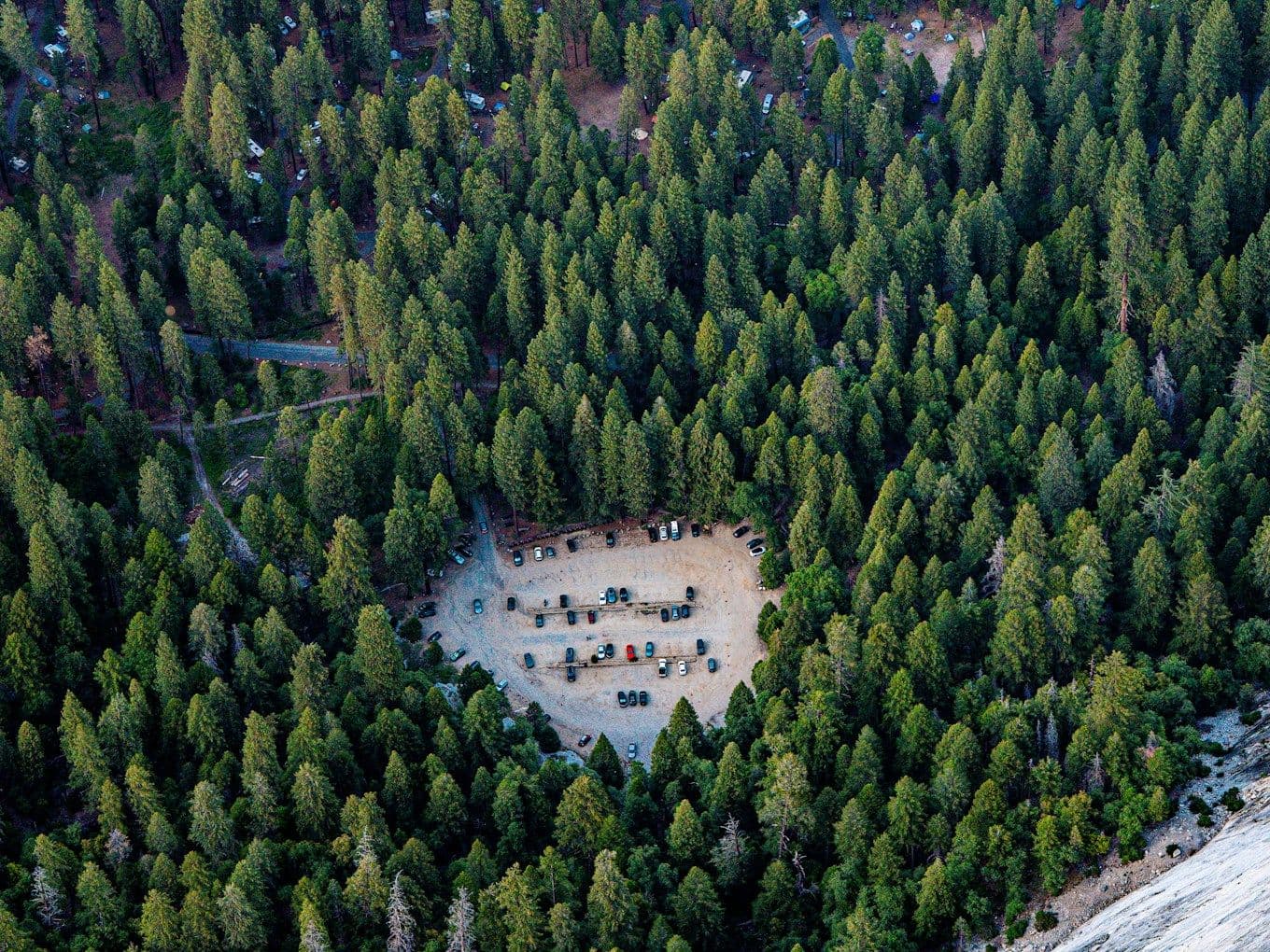 Luchtfoto van Vakantiepark De Veluwe tussen de bossen